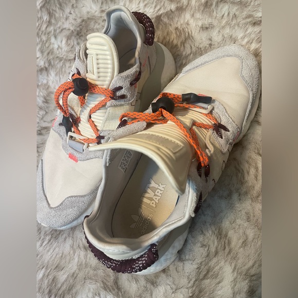 9 (W) IVY PARK Adidas Nite Jogger Ecru Tint - Picture 2 of 3